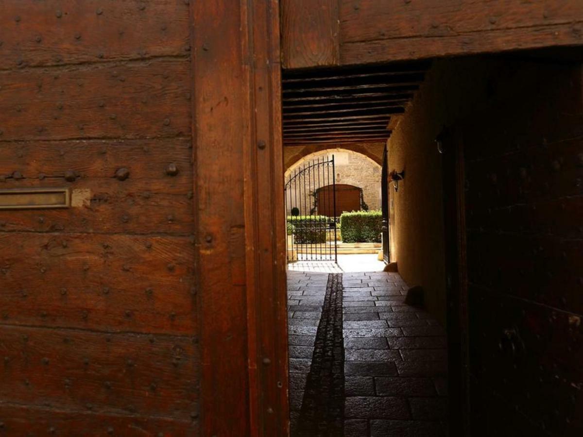41 Maufoux By Bruno Colin Daire Beaune  Oda fotoğraf